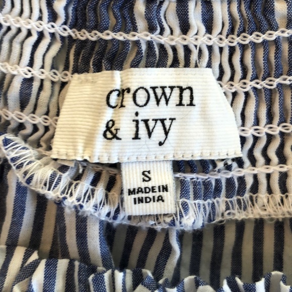 EUC crown & ivy blouse - Picture 2 of 2